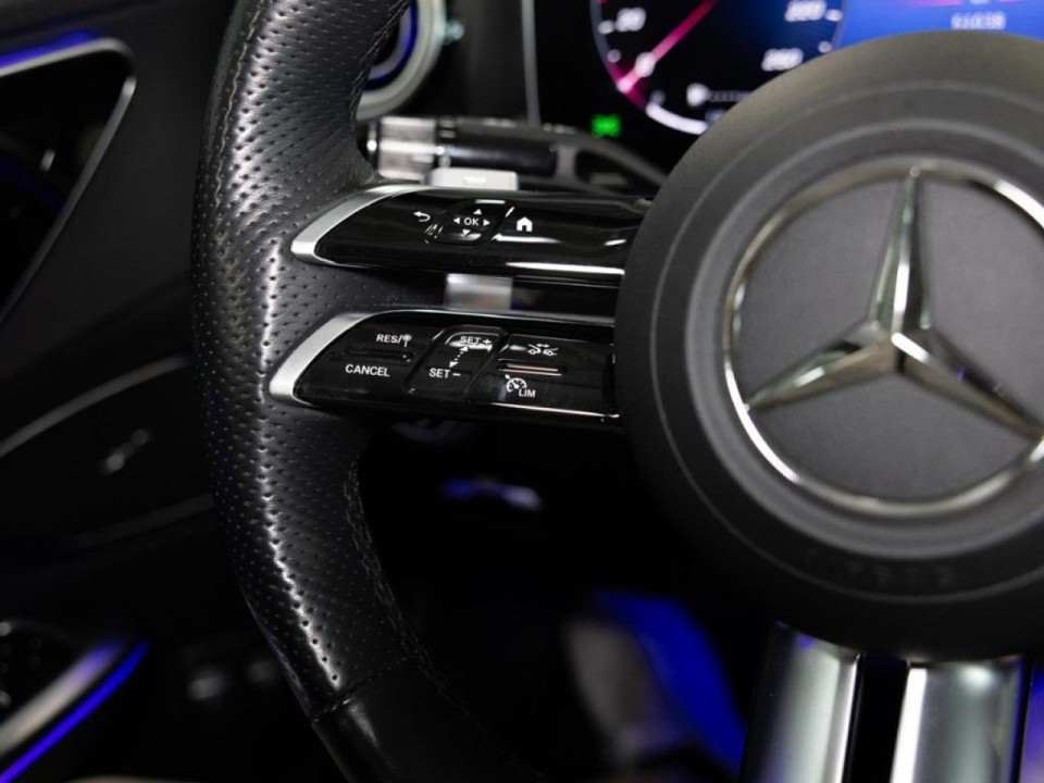 Mercedes-Benz C 400e 4MATIC AMG Line - foto 7