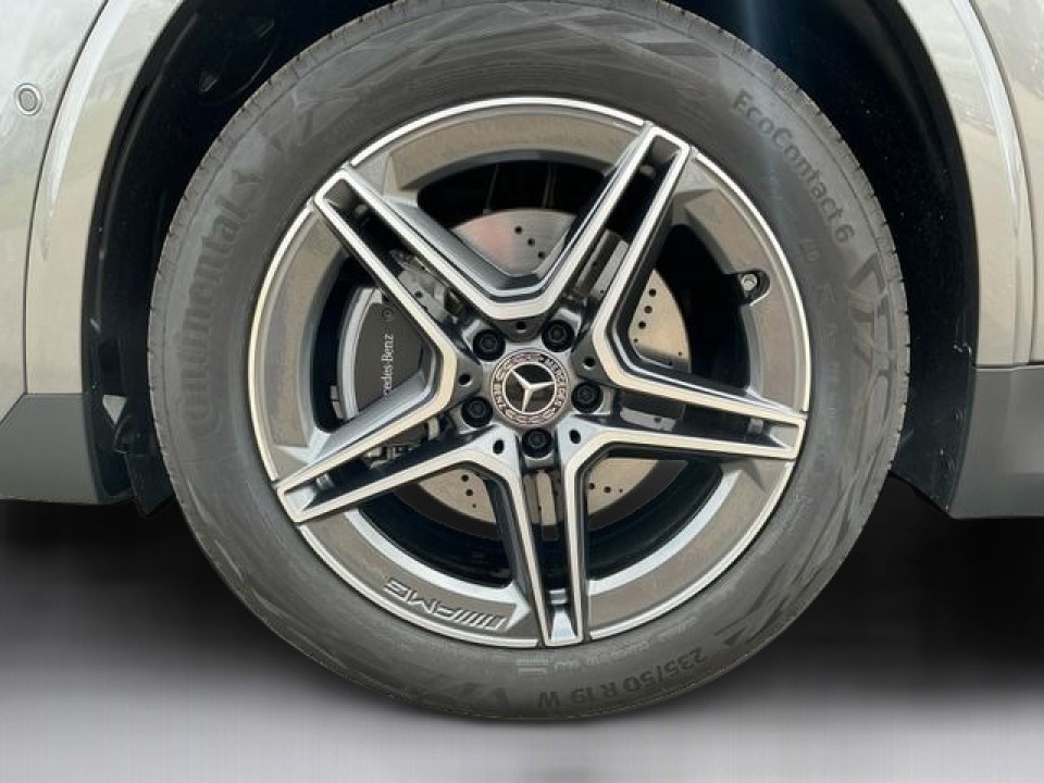 Mercedes-Benz GLA 200 AMG Line - foto 16