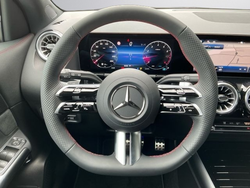 Mercedes-Benz GLA 200 AMG Line - foto 6