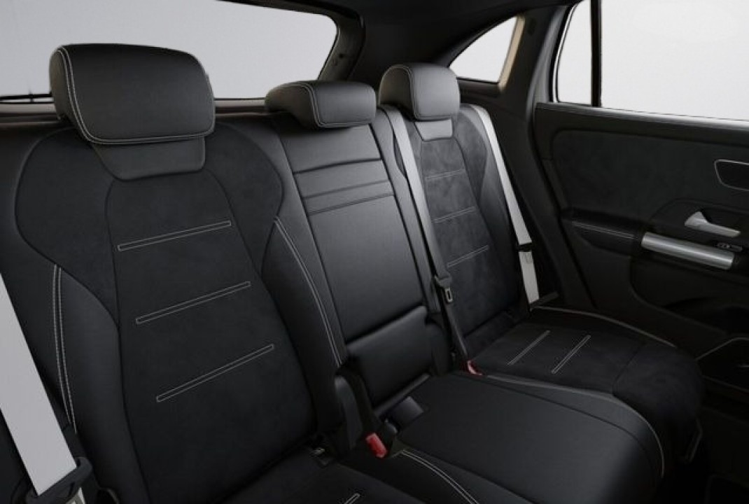 Mercedes-Benz GLA 220d 4MATIC AMG Line - foto 14