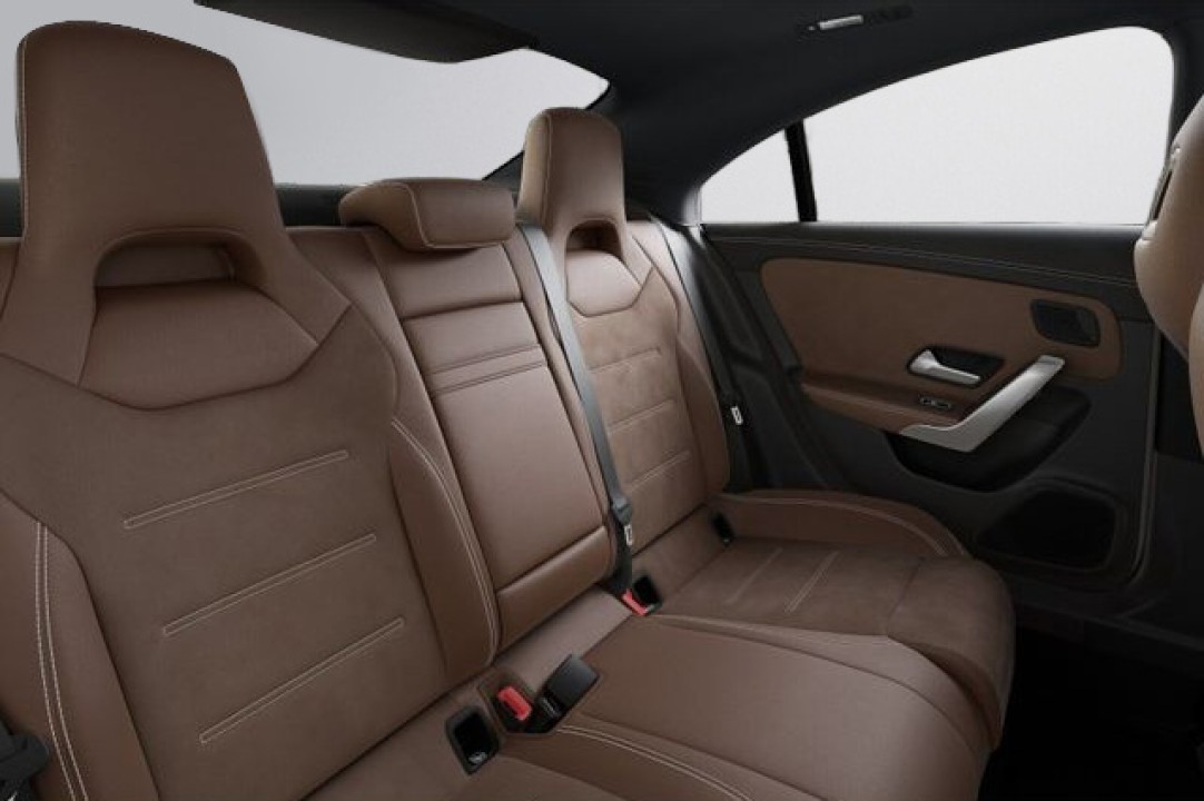 Mercedes-Benz CLA 220 4MATIC AMG Line - foto 12