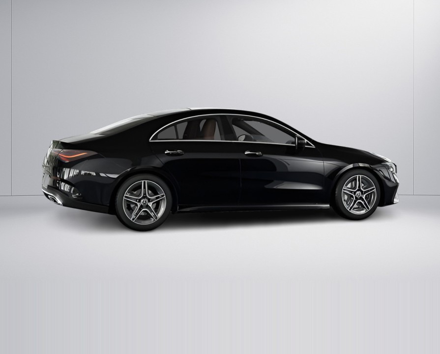 Mercedes-Benz CLA 220 4MATIC AMG Line (4)