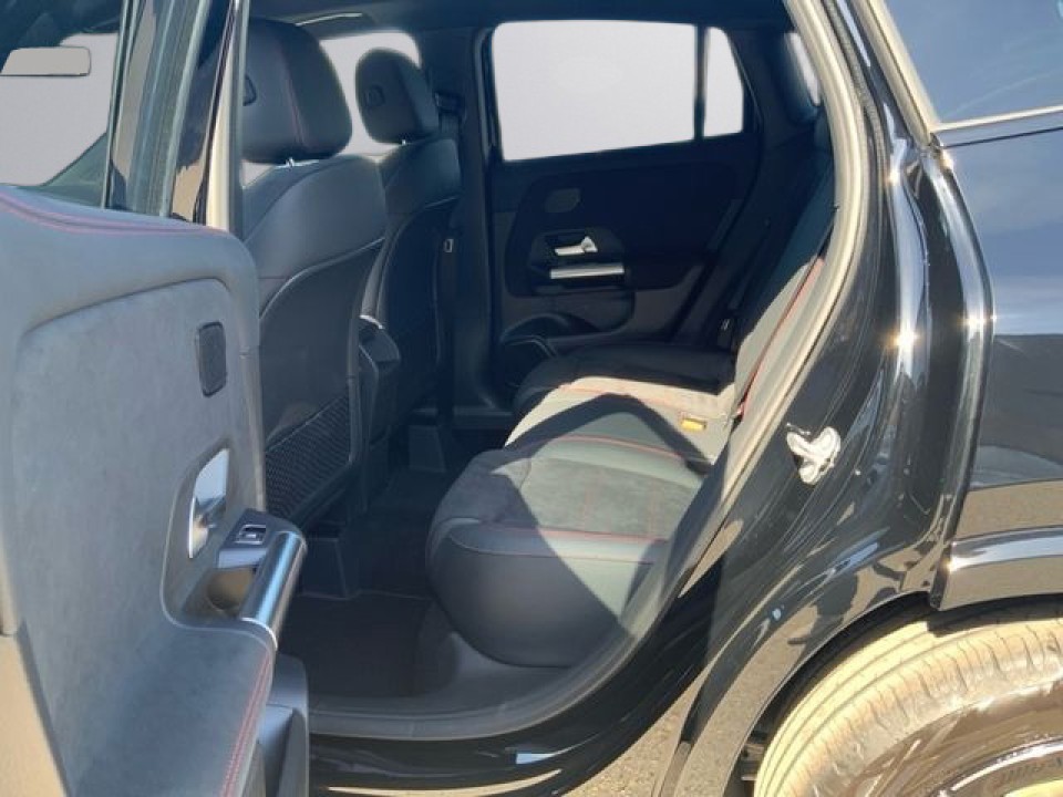 Mercedes-Benz GLA 200d 4MATIC AMG Line - foto 11