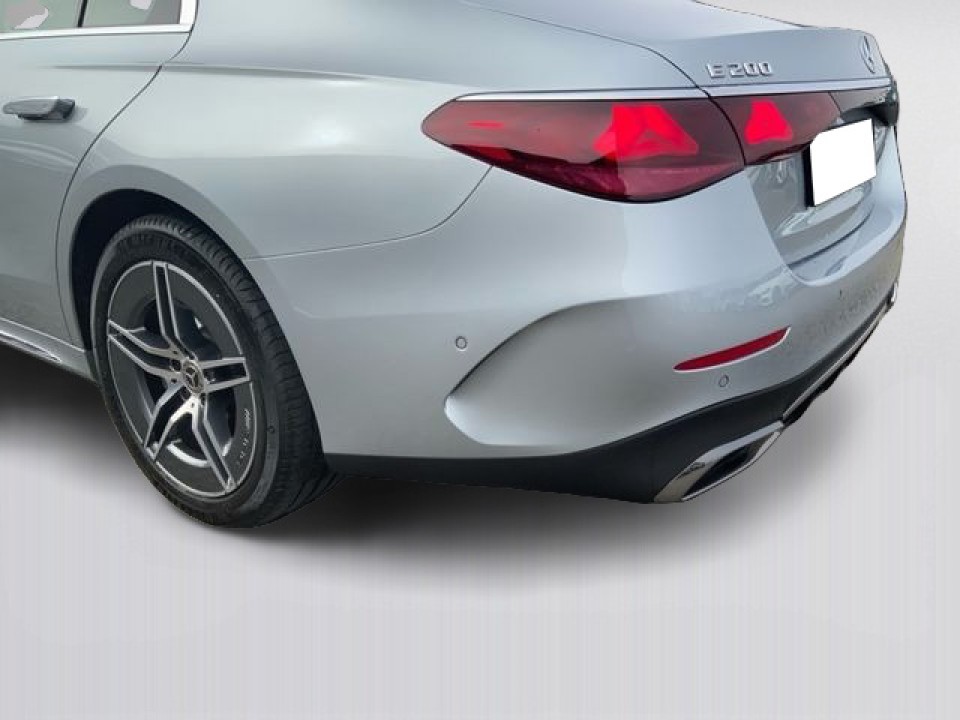 Mercedes-Benz E 200 4MATIC AMG Line - foto 27