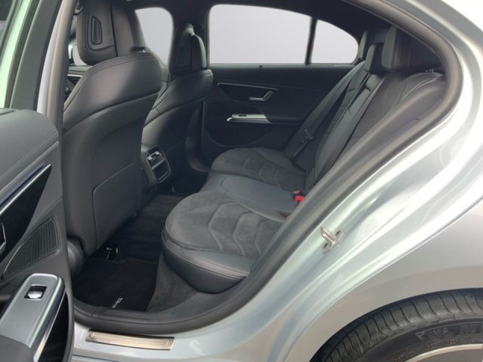 Mercedes-Benz E 200 4MATIC AMG Line - foto 24