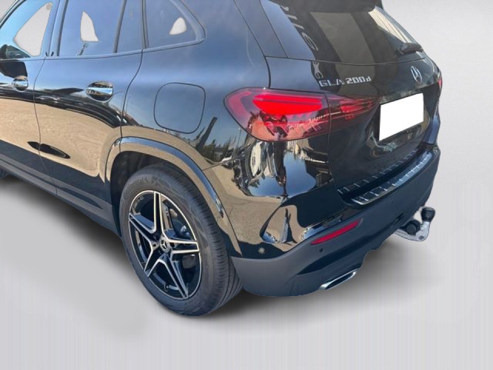 Mercedes-Benz GLA 200d 4MATIC AMG Line - foto 12