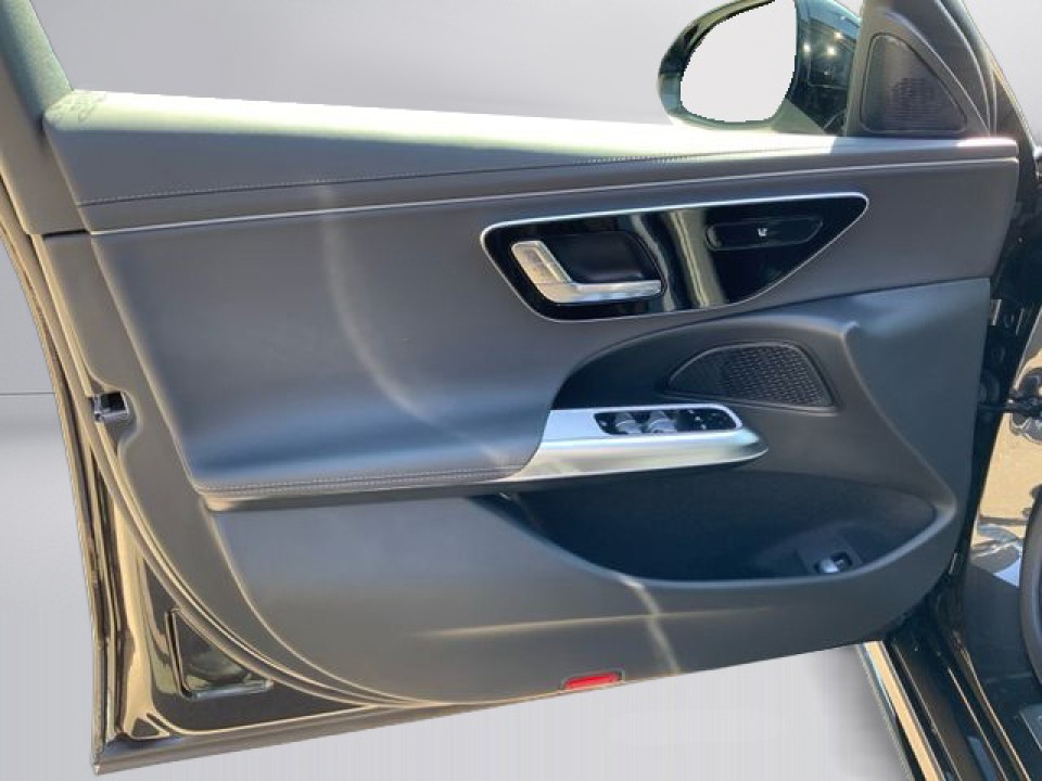 Mercedes-Benz E 200 AMG Line - foto 7