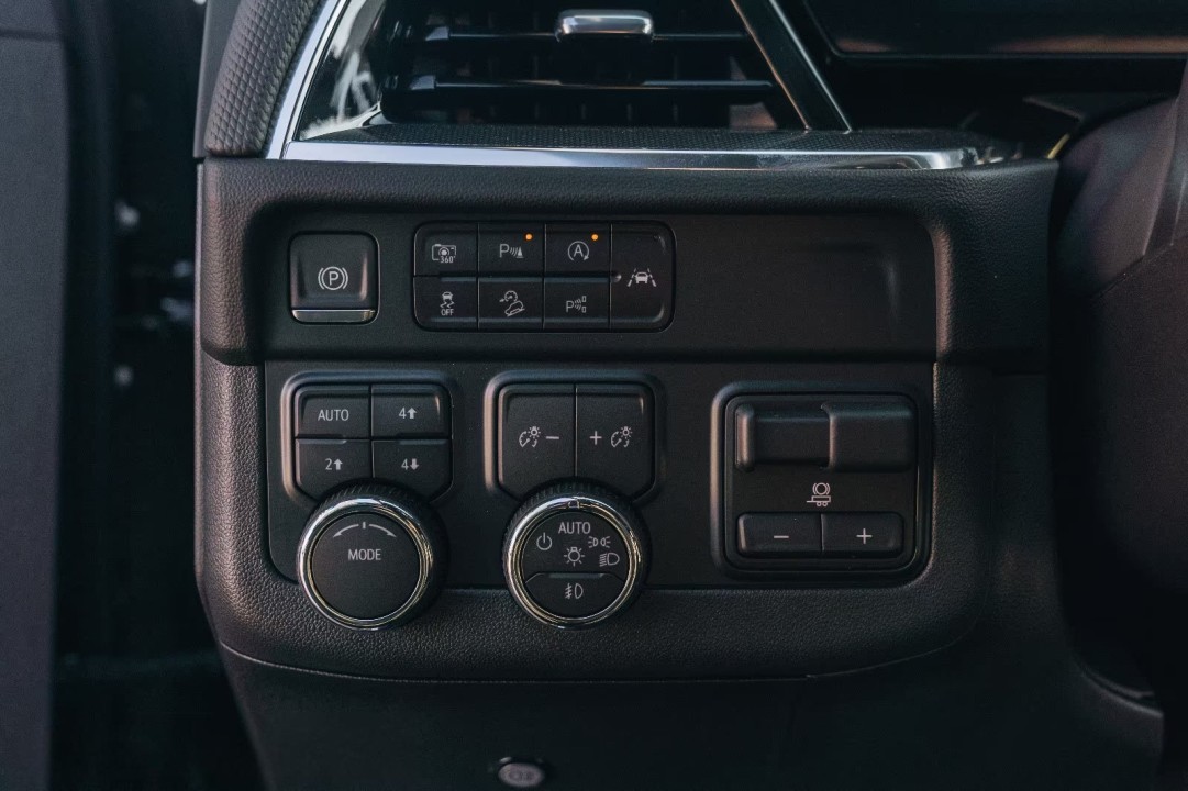 Chevrolet Tahoe RST - foto 14