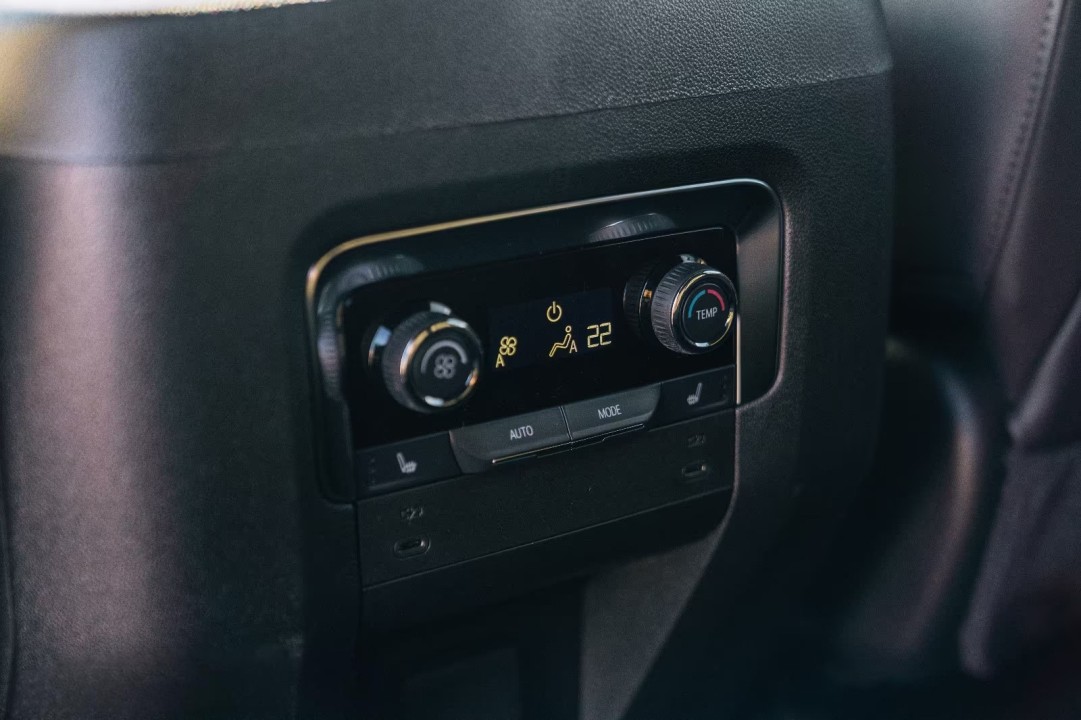 Chevrolet Tahoe RST - foto 13