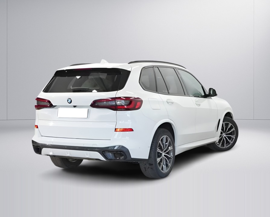 BMW X5 xDrive45e M-Sport (2)