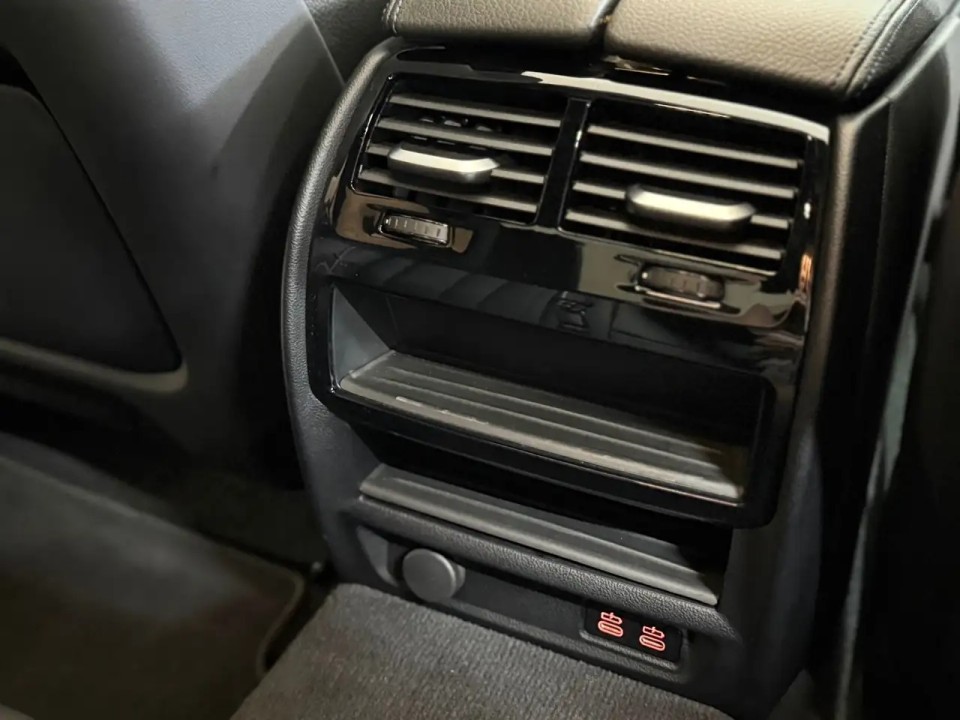 BMW Seria 5 530e xDrive M-Sport - foto 24