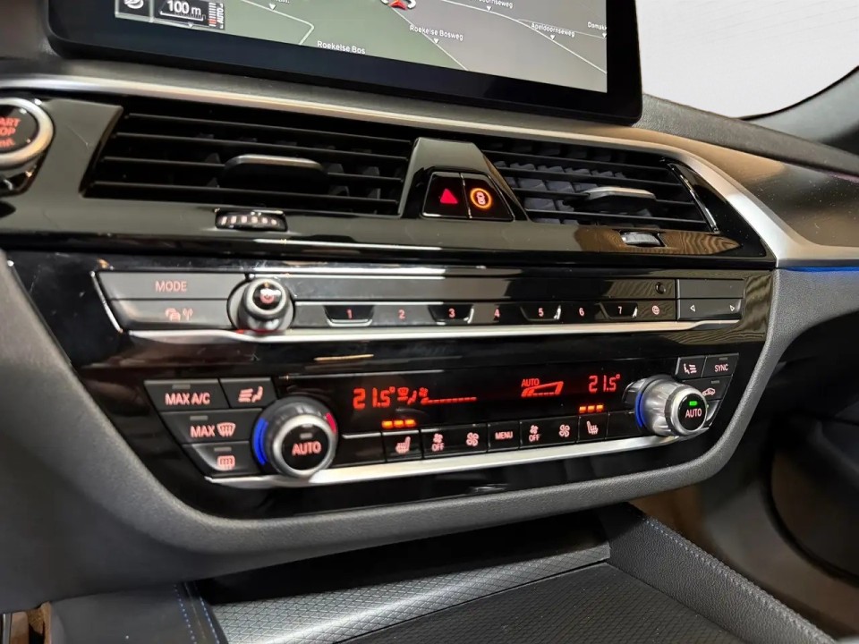 BMW Seria 5 530e xDrive M-Sport - foto 20