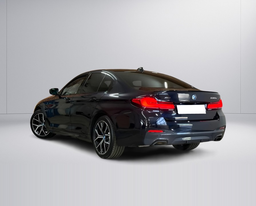 BMW Seria 5 530e xDrive M-Sport (5)
