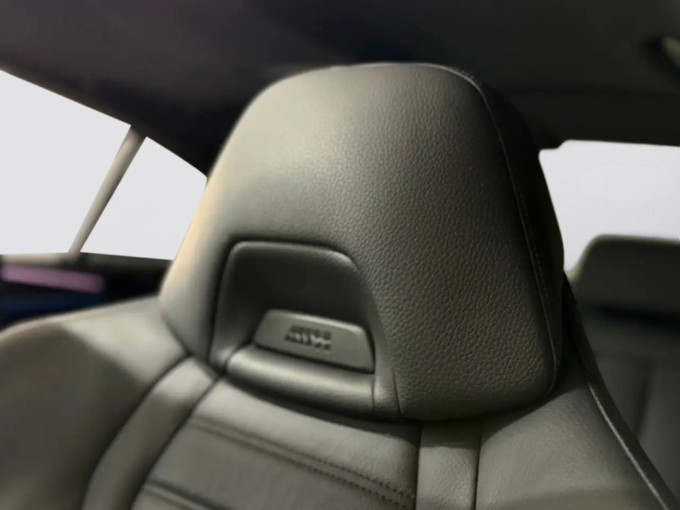 BMW Seria 5 530e xDrive M-Sport - foto 29