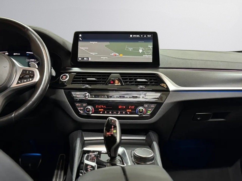 BMW Seria 5 530e xDrive M-Sport - foto 19