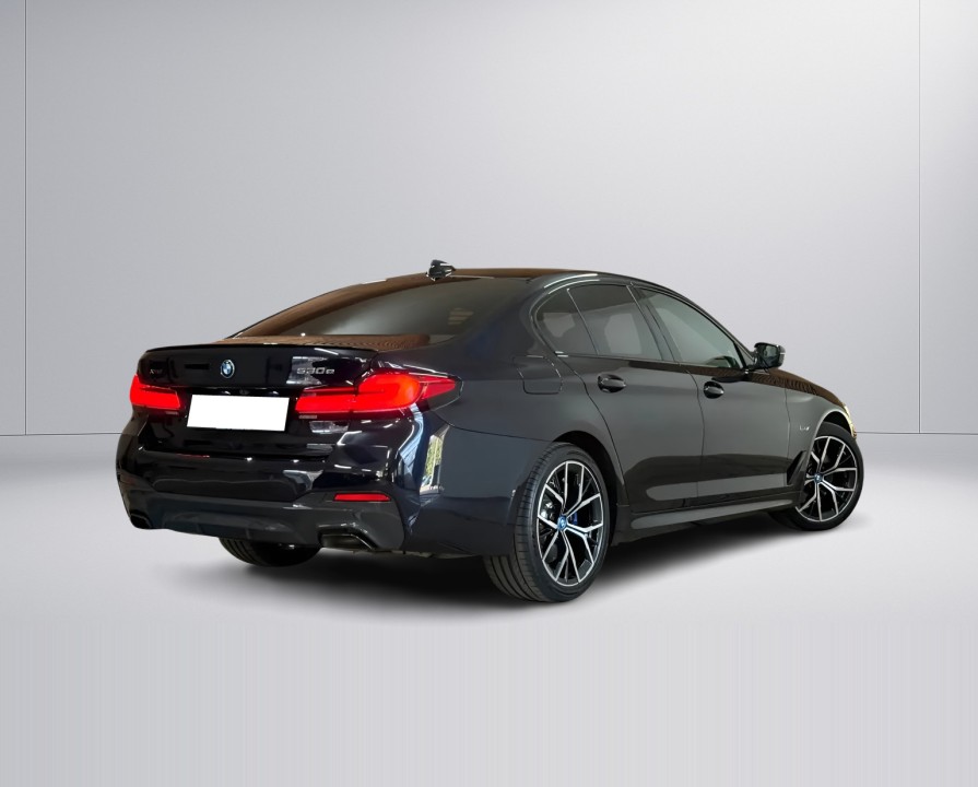 BMW Seria 5 530e xDrive M-Sport (3)