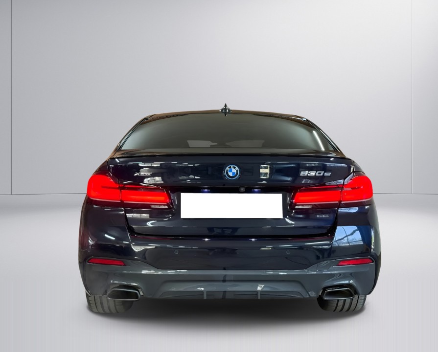 BMW Seria 5 530e xDrive M-Sport (4)