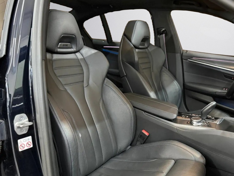BMW Seria 5 530e xDrive M-Sport - foto 25