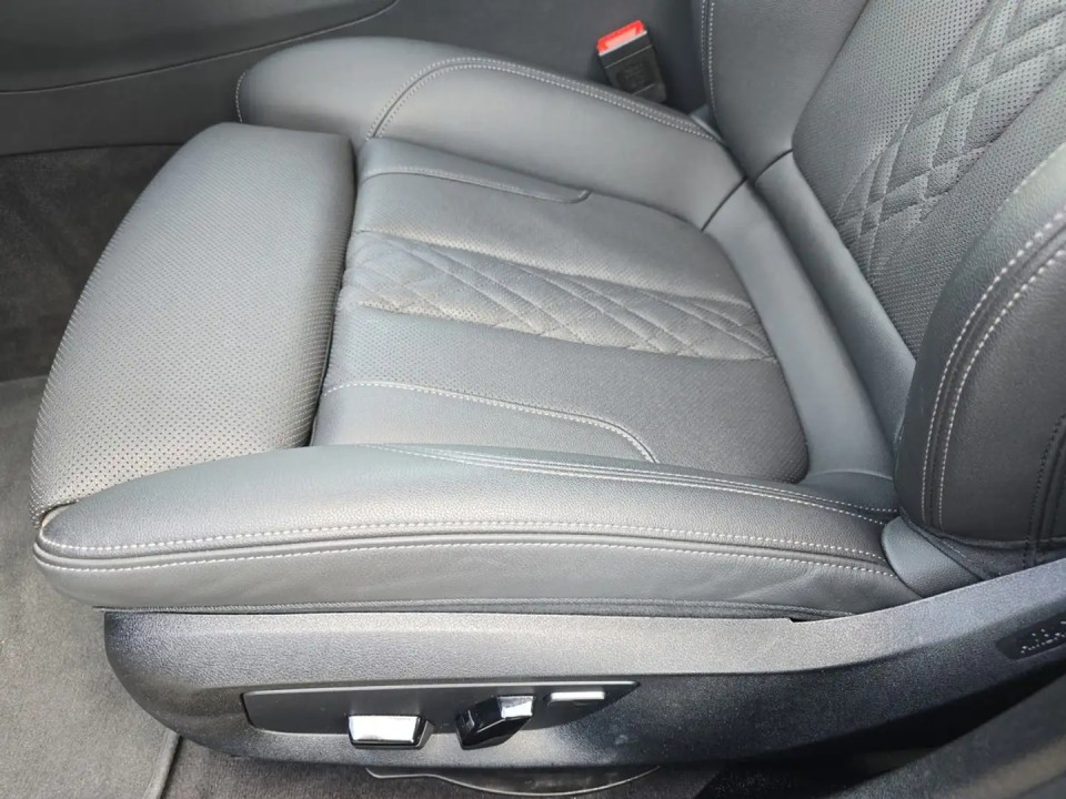 BMW Seria 5 530e xDrive M-Sport - foto 13