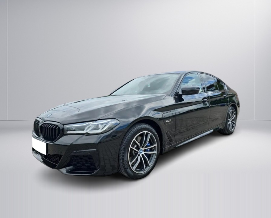 BMW Seria 5 530e xDrive M-Sport (5)