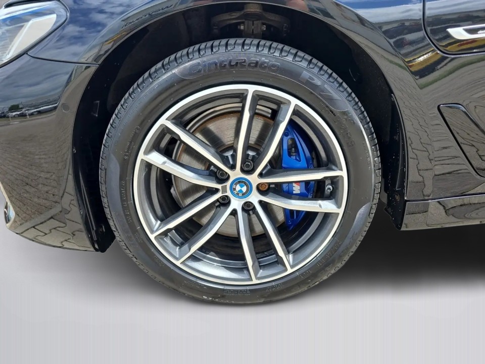 BMW Seria 5 530e xDrive M-Sport - foto 23