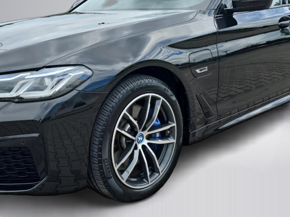 BMW Seria 5 530e xDrive M-Sport - foto 22