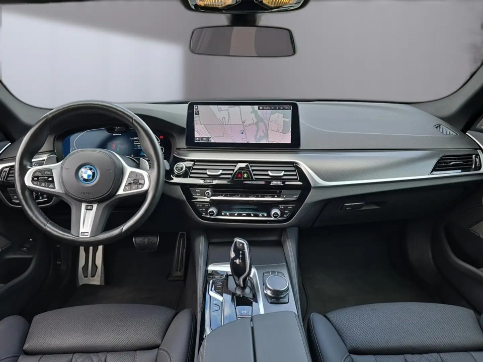 BMW Seria 5 530e xDrive M-Sport - foto 9