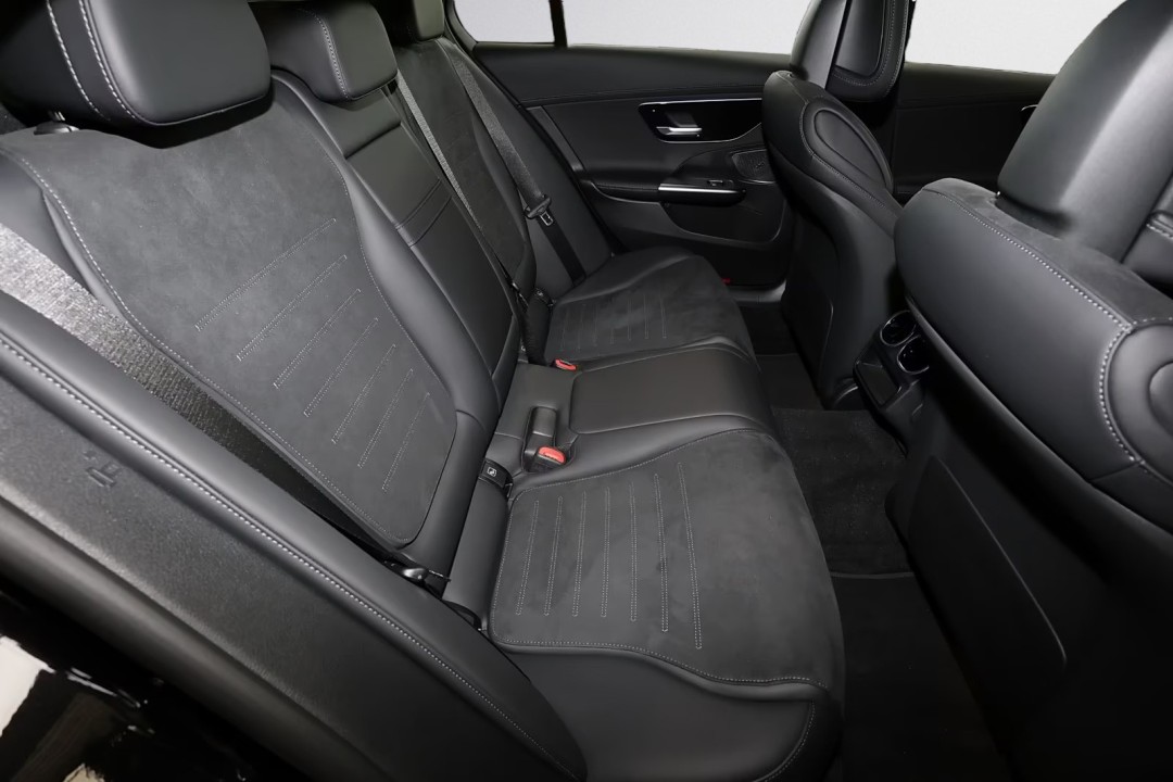 Mercedes-Benz C 200 4MATIC AMG Line (4)