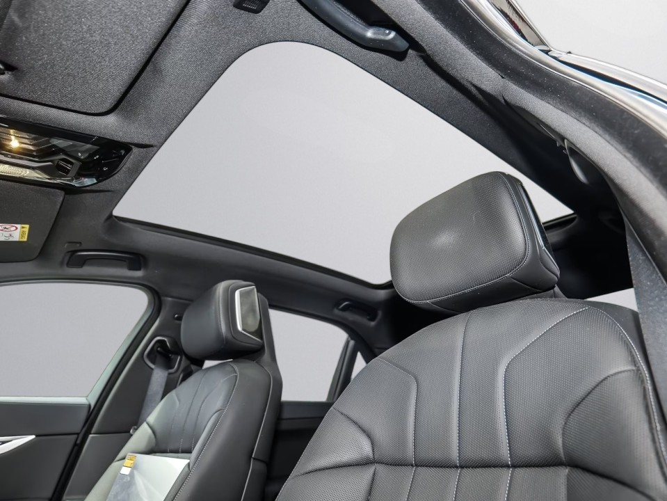 BMW Seria 7 750e xDrive M-Sport - foto 15
