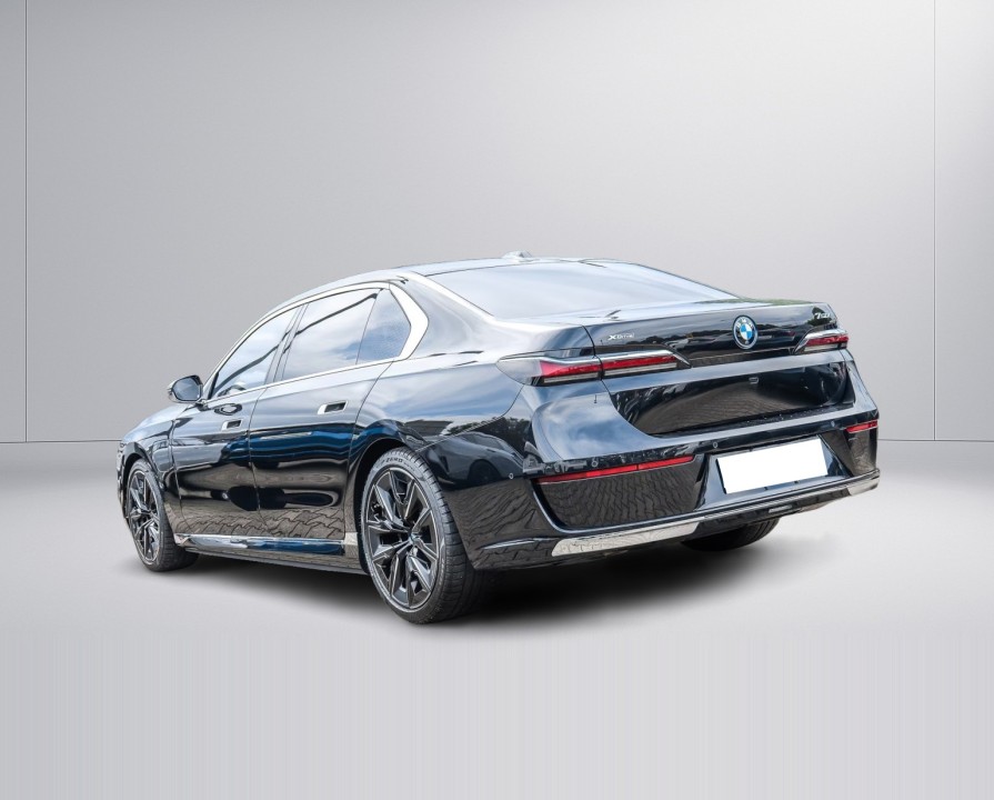 BMW Seria 7 750e xDrive M-Sport (5)