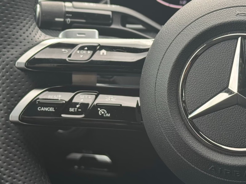 Mercedes-Benz C 200 AMG Line - foto 14