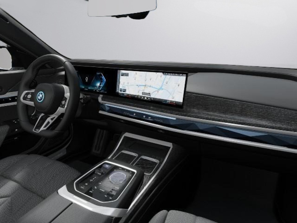 BMW Seria 7 750e xDrive M-Sport (4)