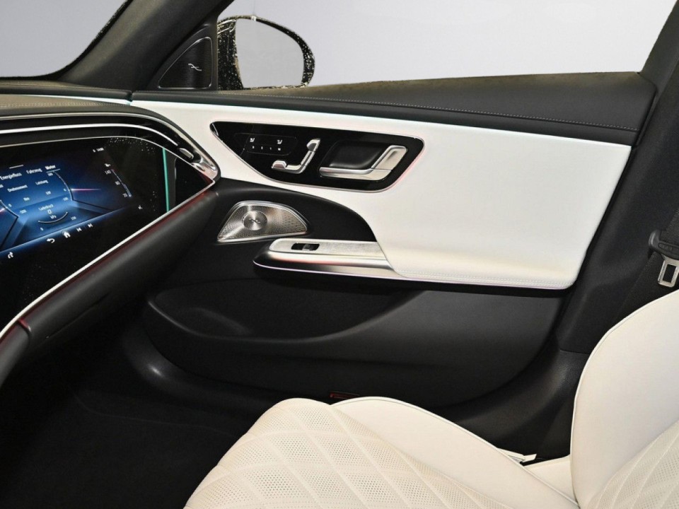 Mercedes-Benz E 400e 4MATIC AMG Line - foto 9