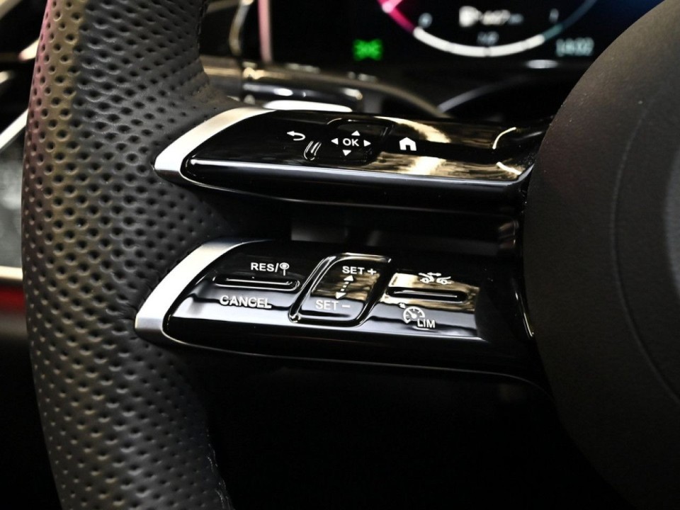 Mercedes-Benz E 400e 4MATIC AMG Line - foto 10