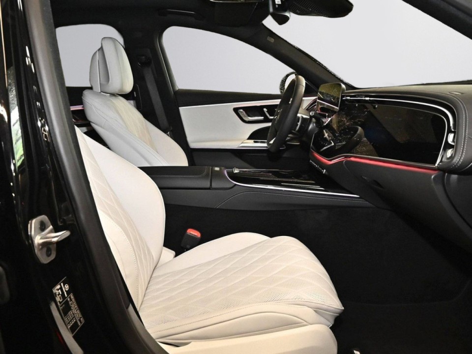 Mercedes-Benz E 400e 4MATIC AMG Line - foto 6