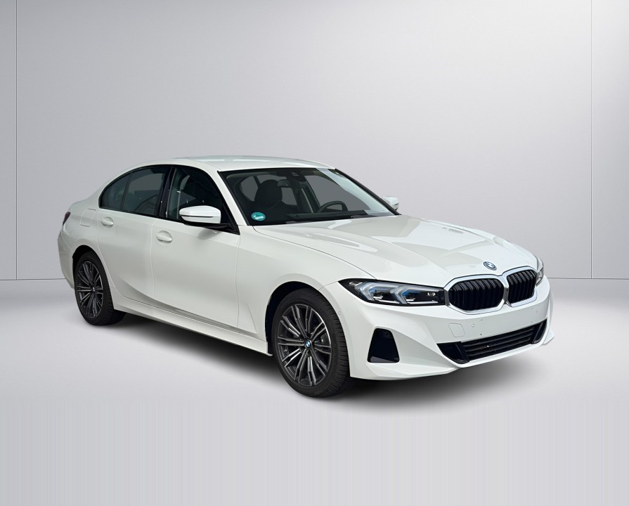 BMW Seria 3 330e xDrive M-Sport