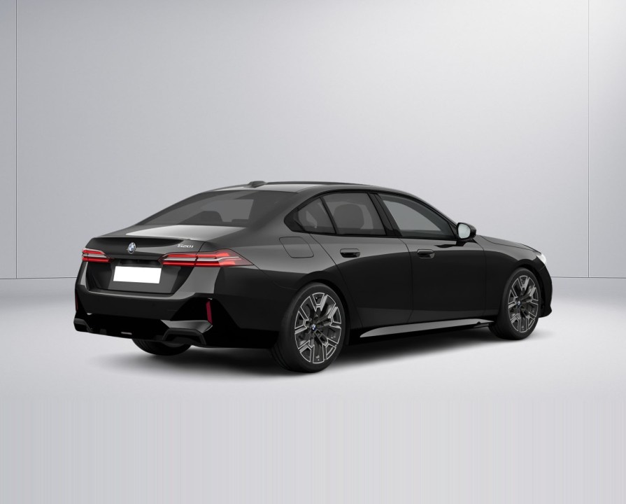 BMW Seria 5 520i M-Sport (2)