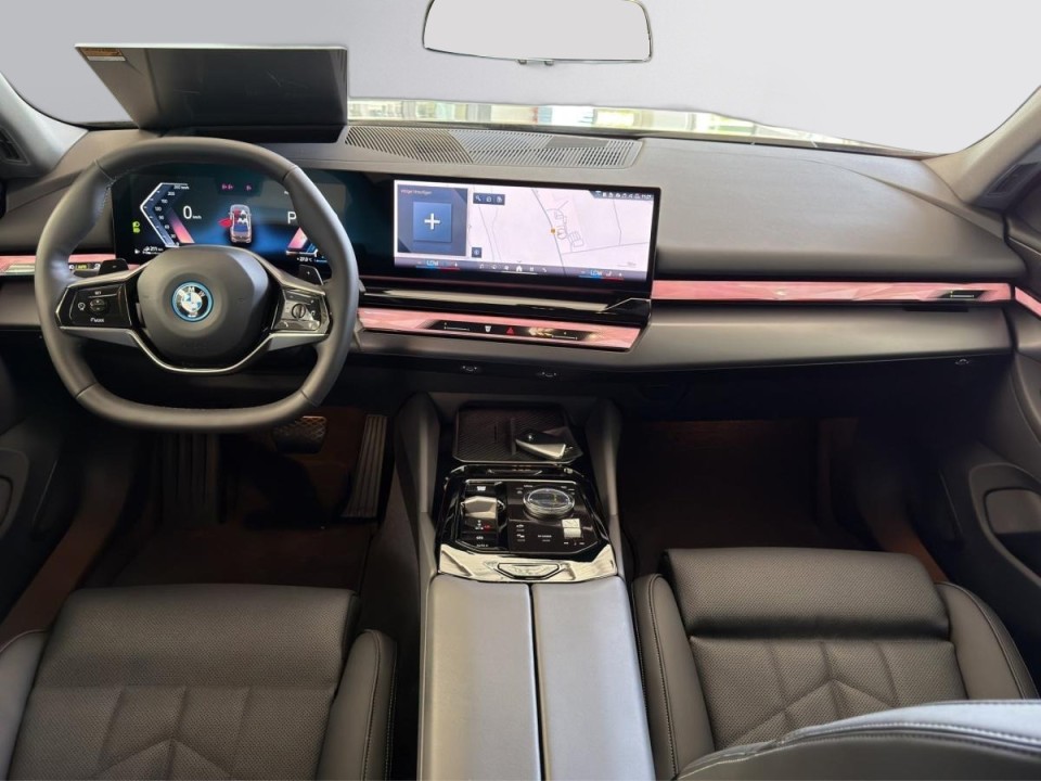BMW Seria 5 550e xDrive - foto 6