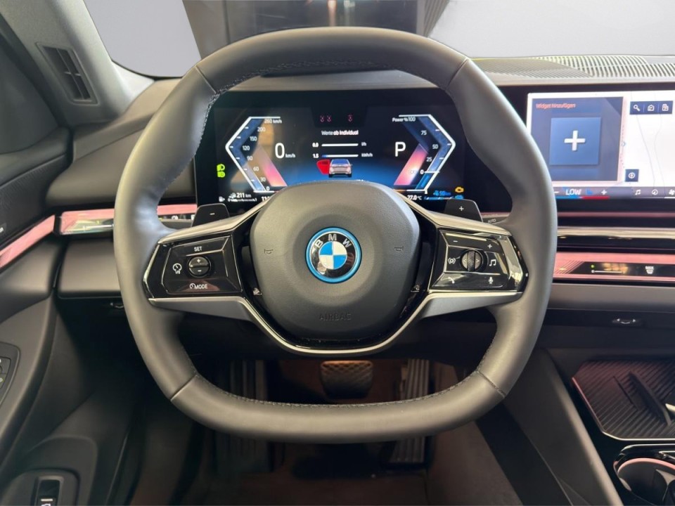 BMW Seria 5 550e xDrive (5)