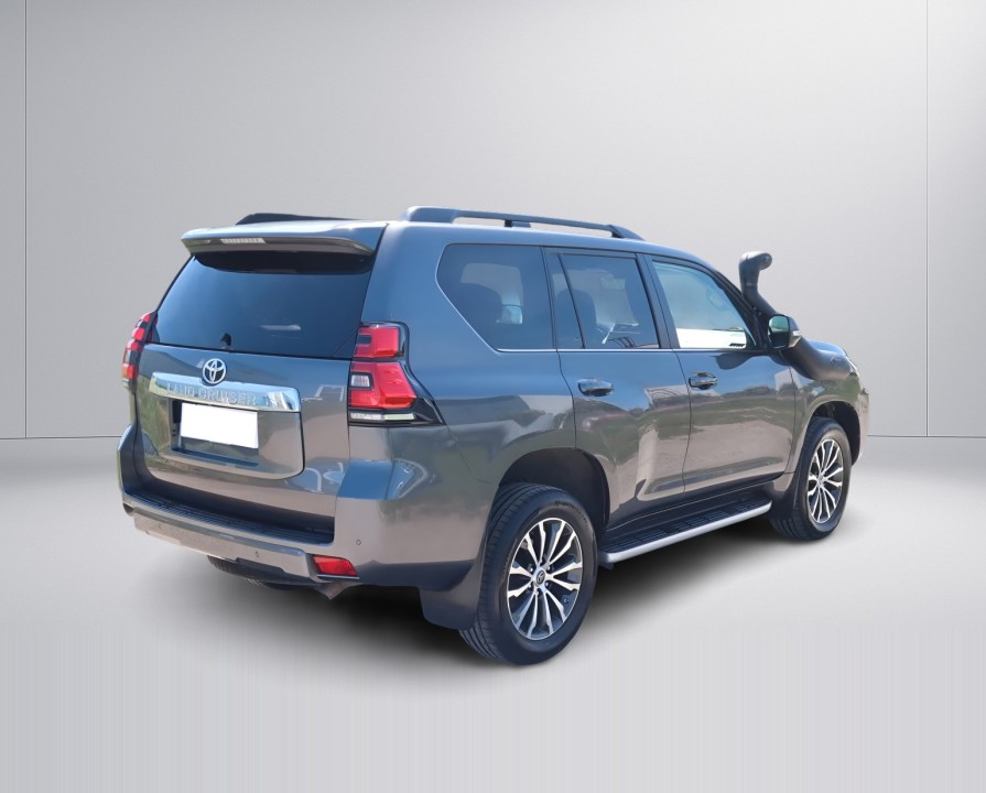 Toyota Land Cruiser 2.8D Premium (3)
