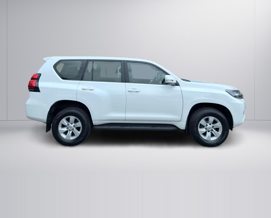 Toyota Land Cruiser 2.8D (2)