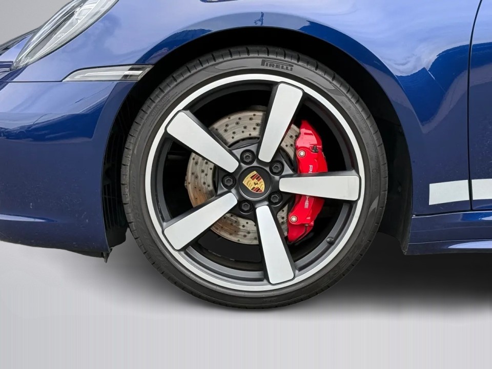 Porsche 911 Carrera 4S - foto 28