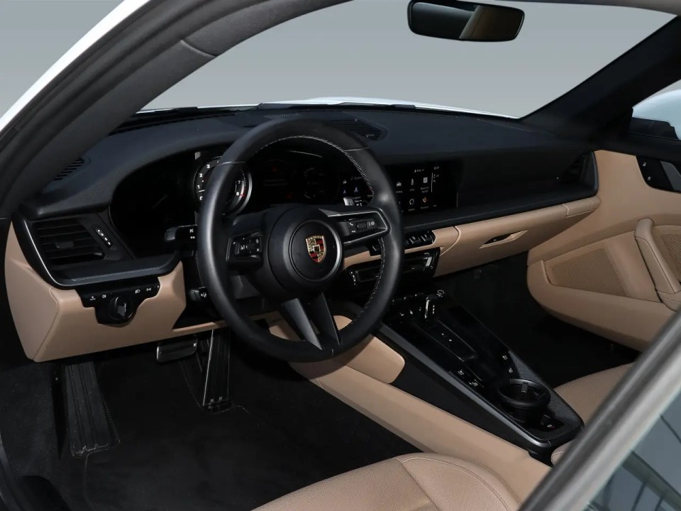 Porsche 911 Carrera 4 - foto 10