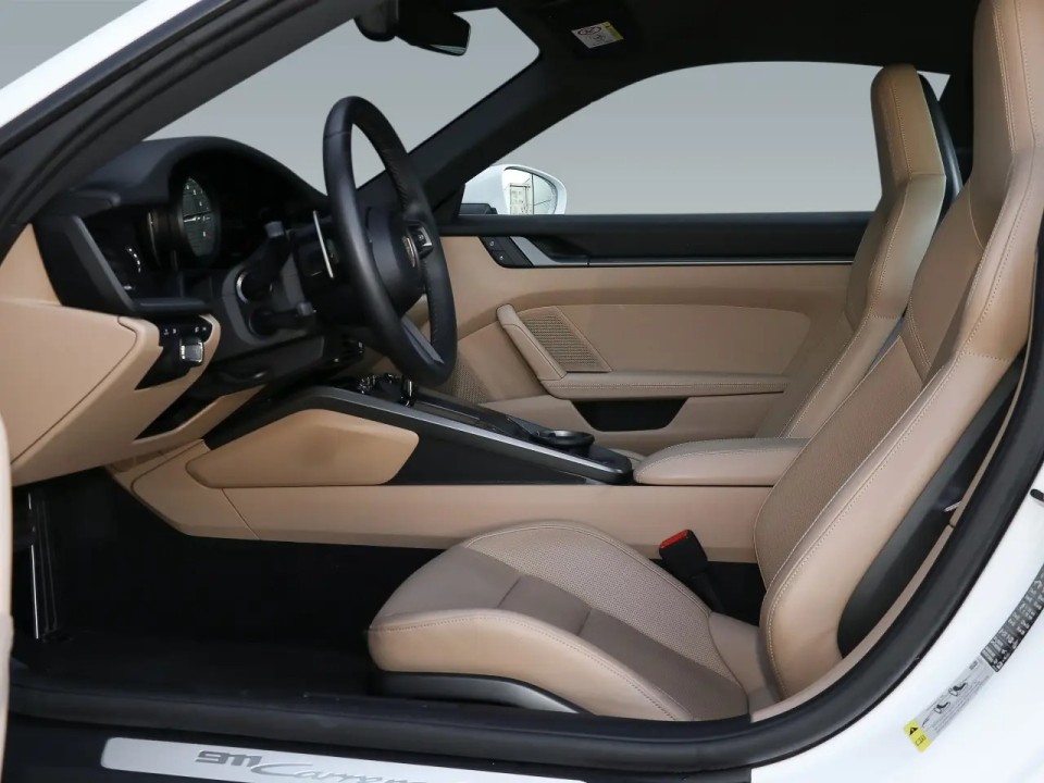 Porsche 911 Carrera 4 - foto 12