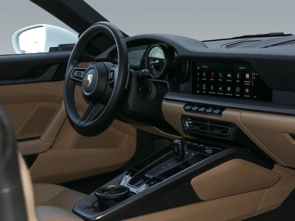 Porsche 911 Carrera 4 - foto 11