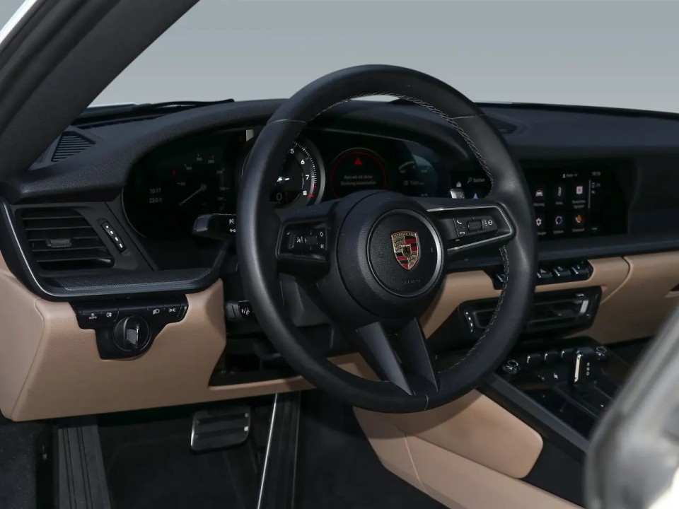 Porsche 911 Carrera 4 - foto 9