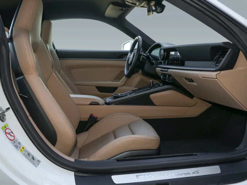 Porsche 911 Carrera 4 - foto 13