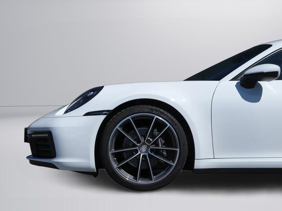Porsche 911 Carrera 4 - foto 28