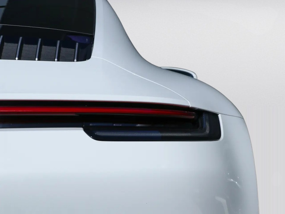 Porsche 911 Carrera 4 - foto 26