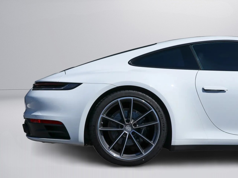 Porsche 911 Carrera 4 - foto 29
